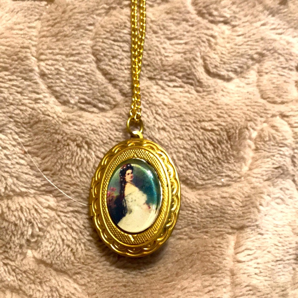 Beautiful glass portrait locket necklace